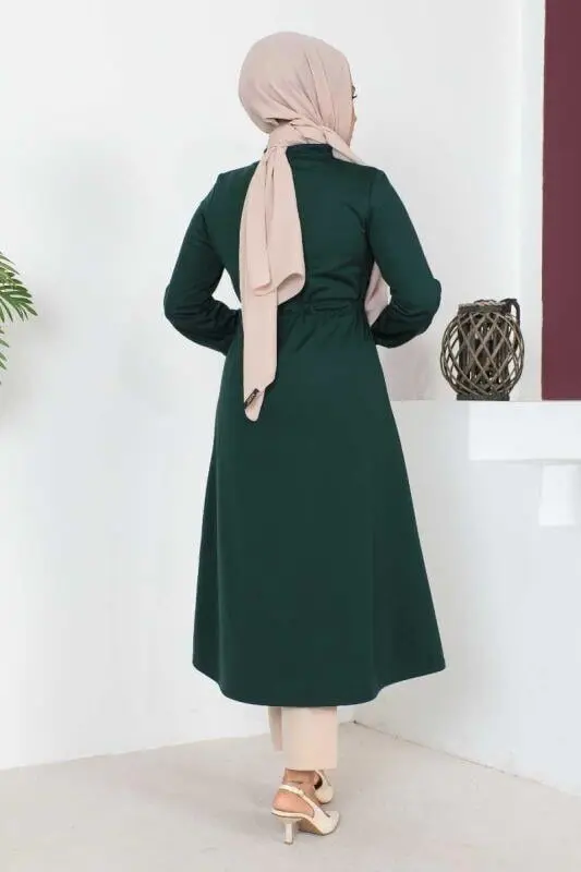 Zippered Sports Cape-detail