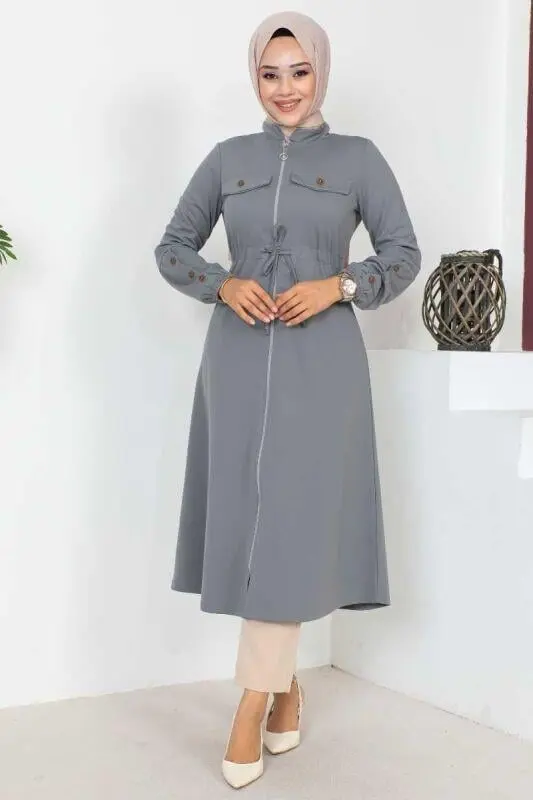 Zippered Sports Cape-detail