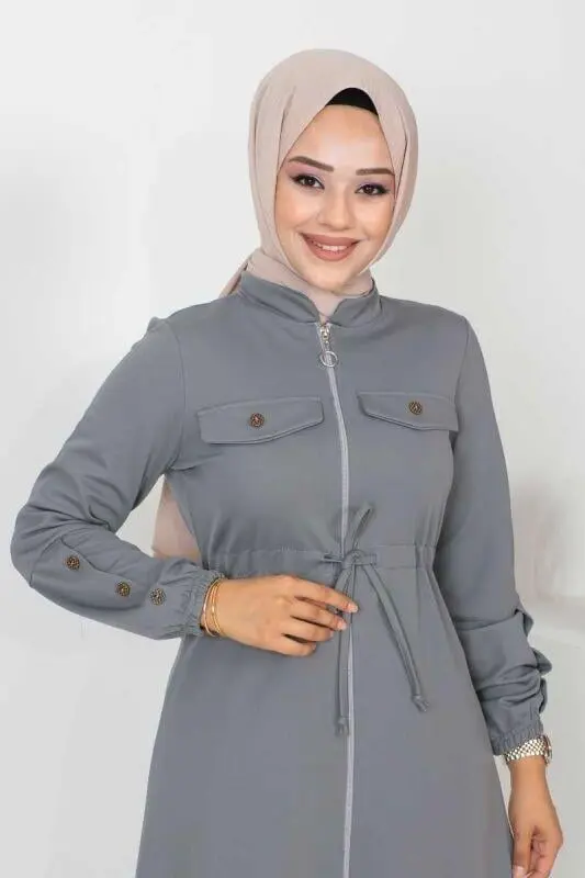 Zippered Sports Cape-detail