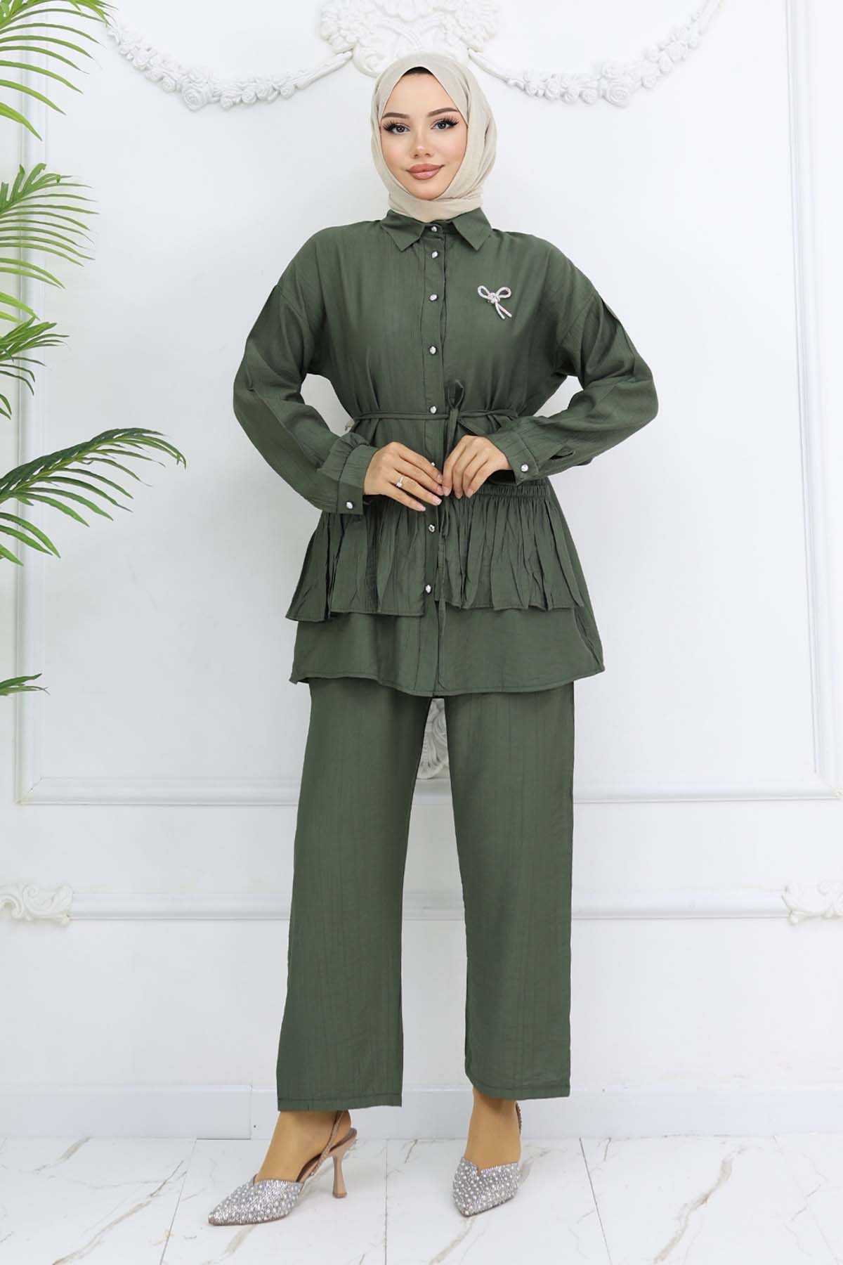 Frilled Brooch Detailed Two Piece Suit