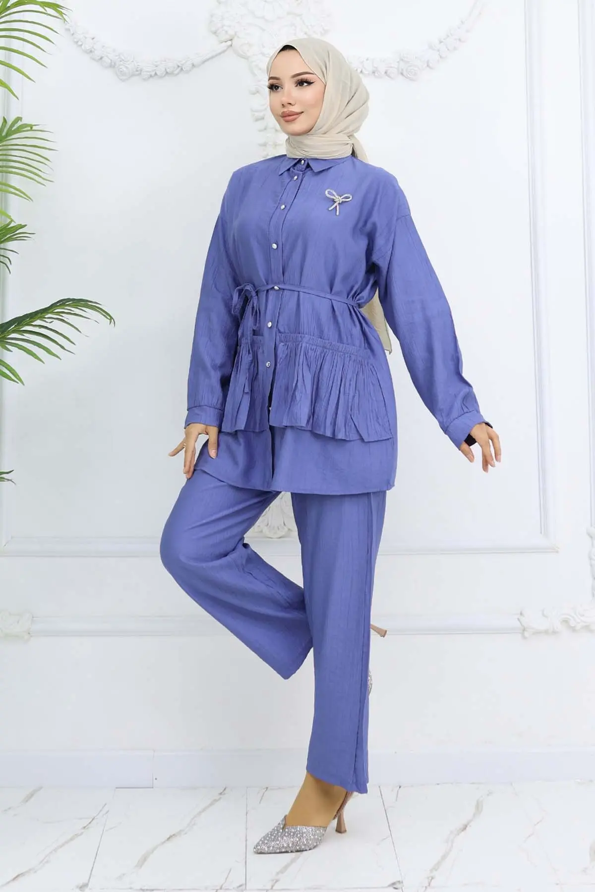 Frilled Brooch Detailed Two Piece Suit-detail