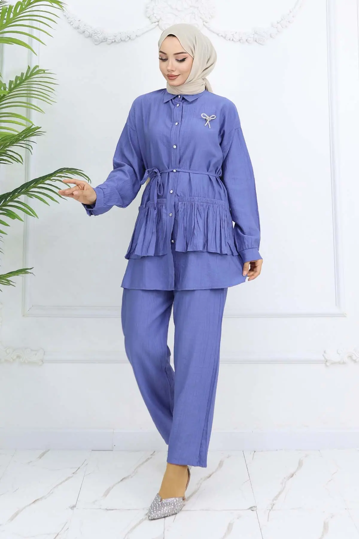 Frilled Brooch Detailed Two Piece Suit-detail