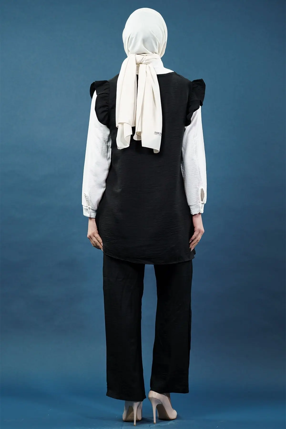 Fırfırlı Üçlü Keten Takım-detail