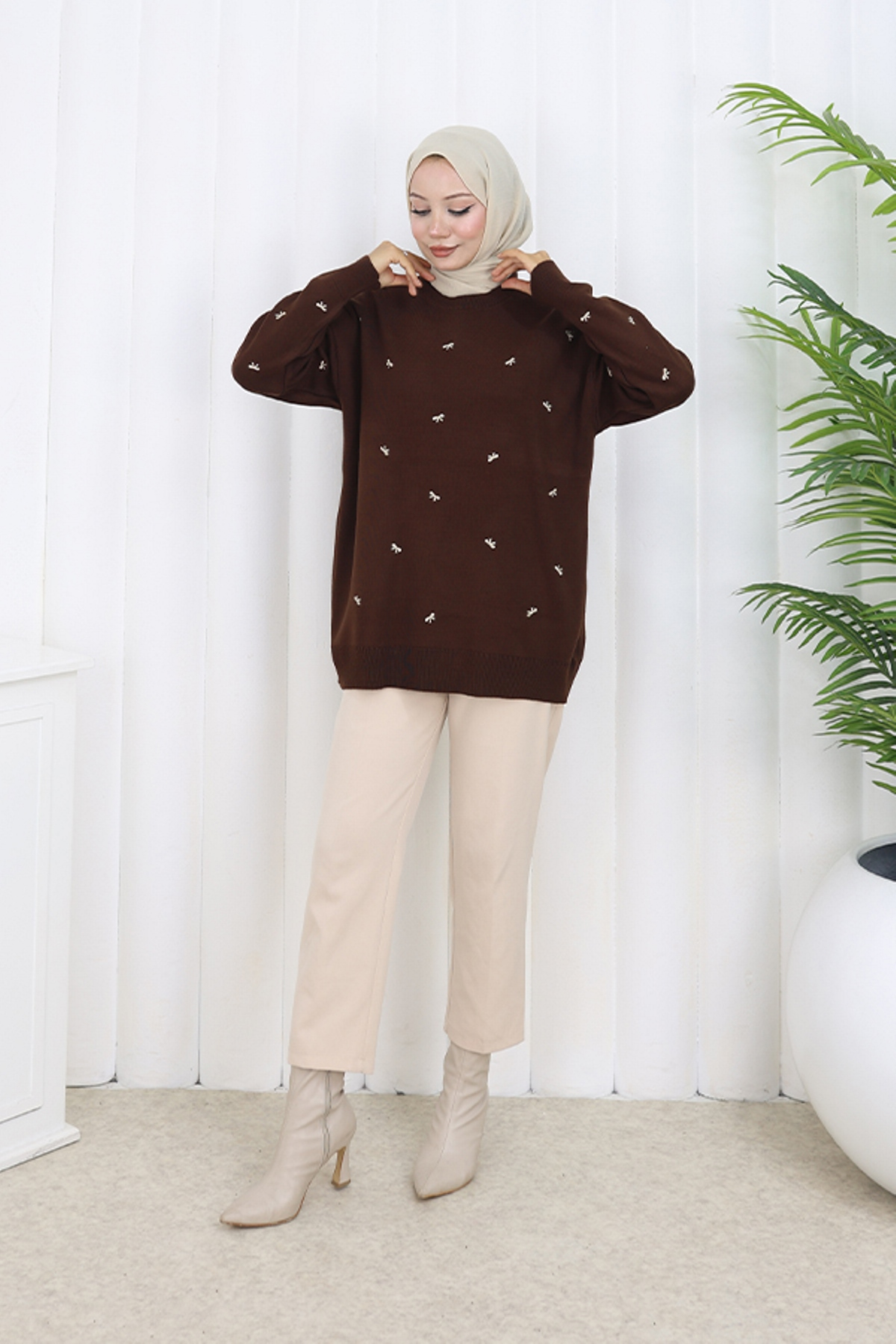Bow Patterned Knit Sweater
