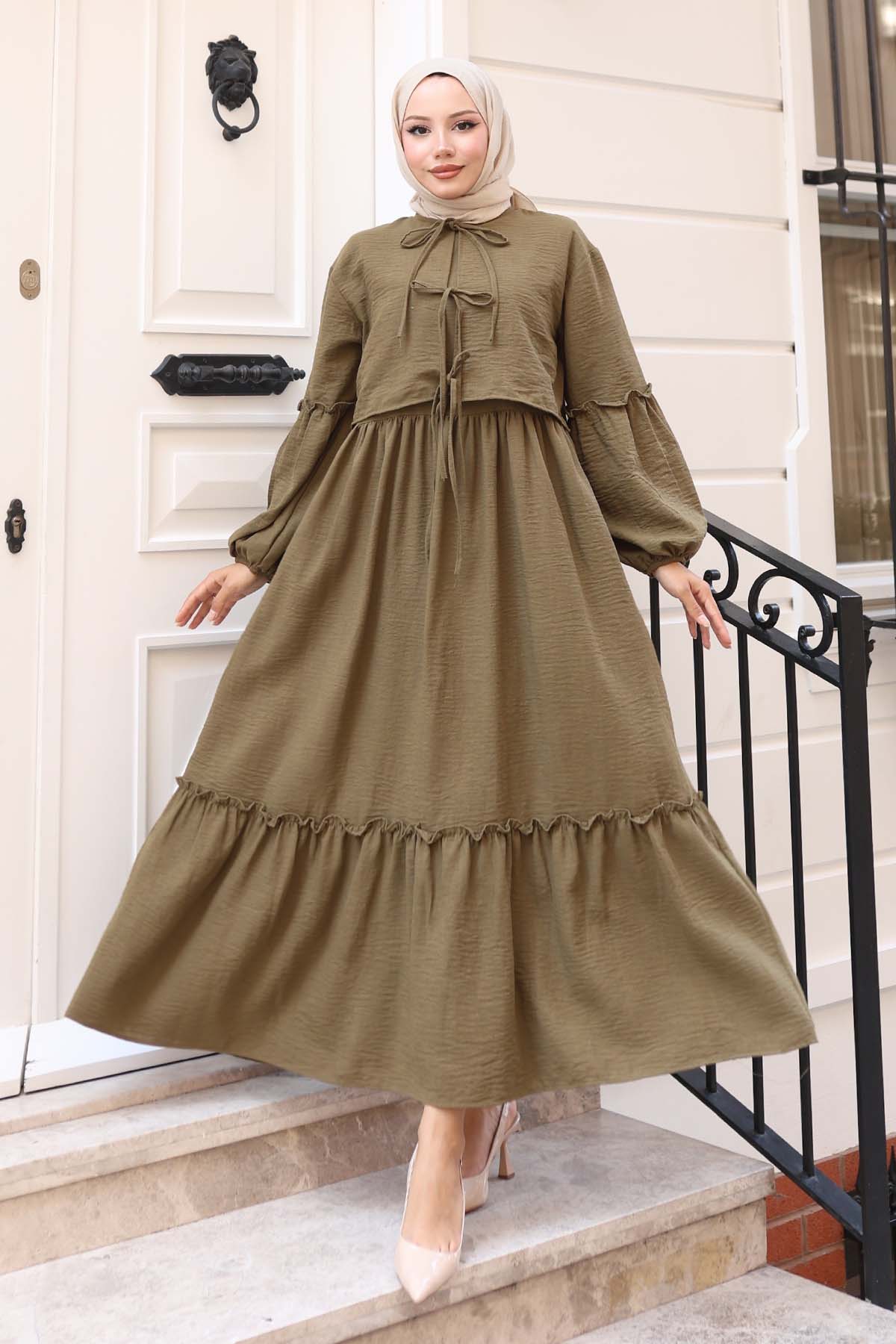 Fiyonk Detaylı Elbise Takım