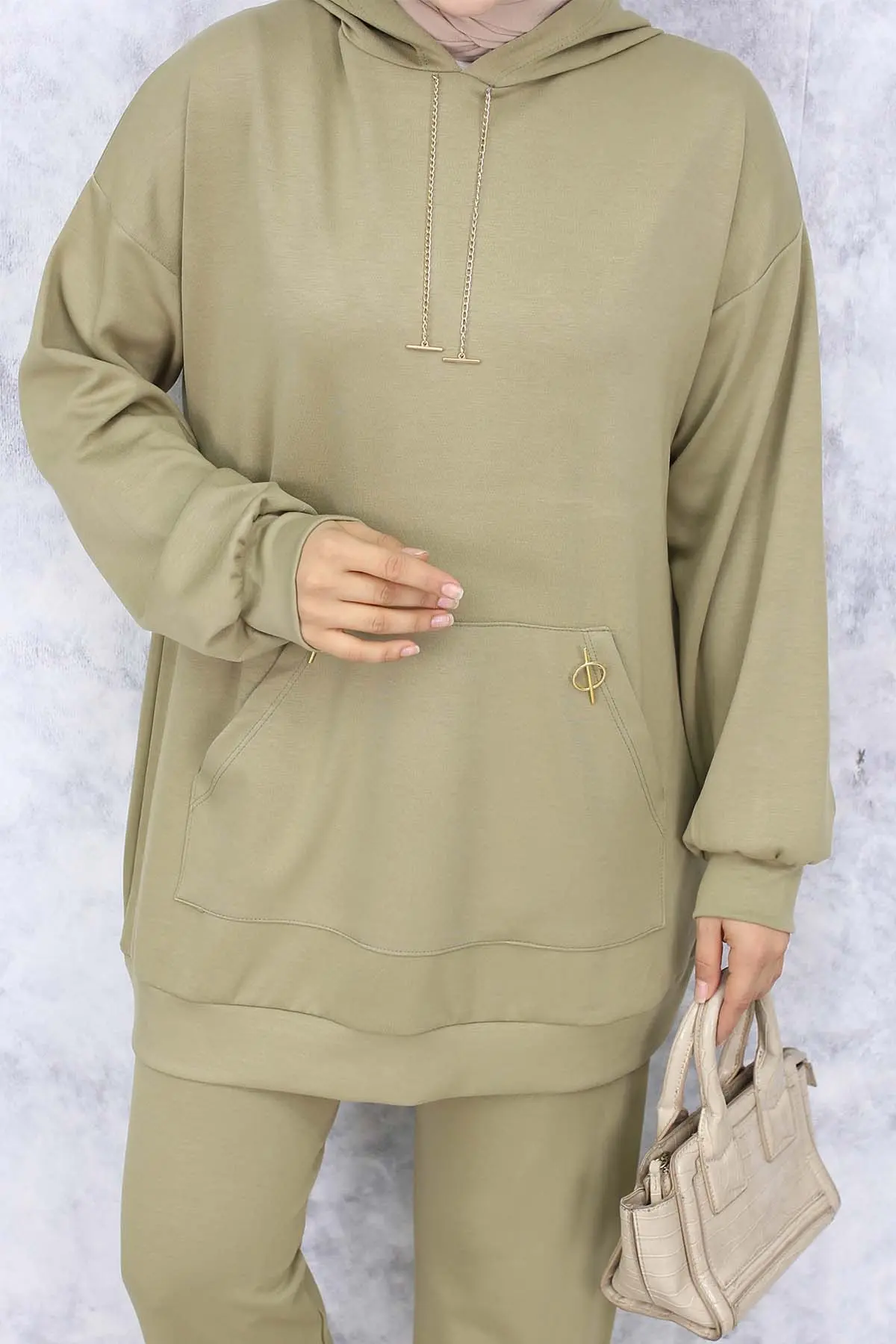 Double Set With Gold Accessories-detail