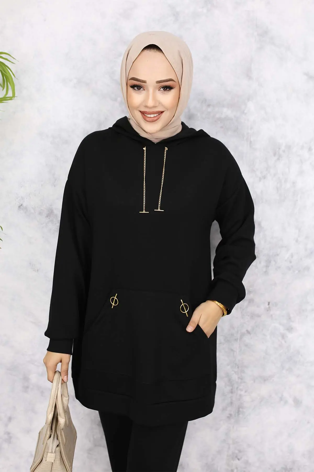 Double Set With Gold Accessories-detail