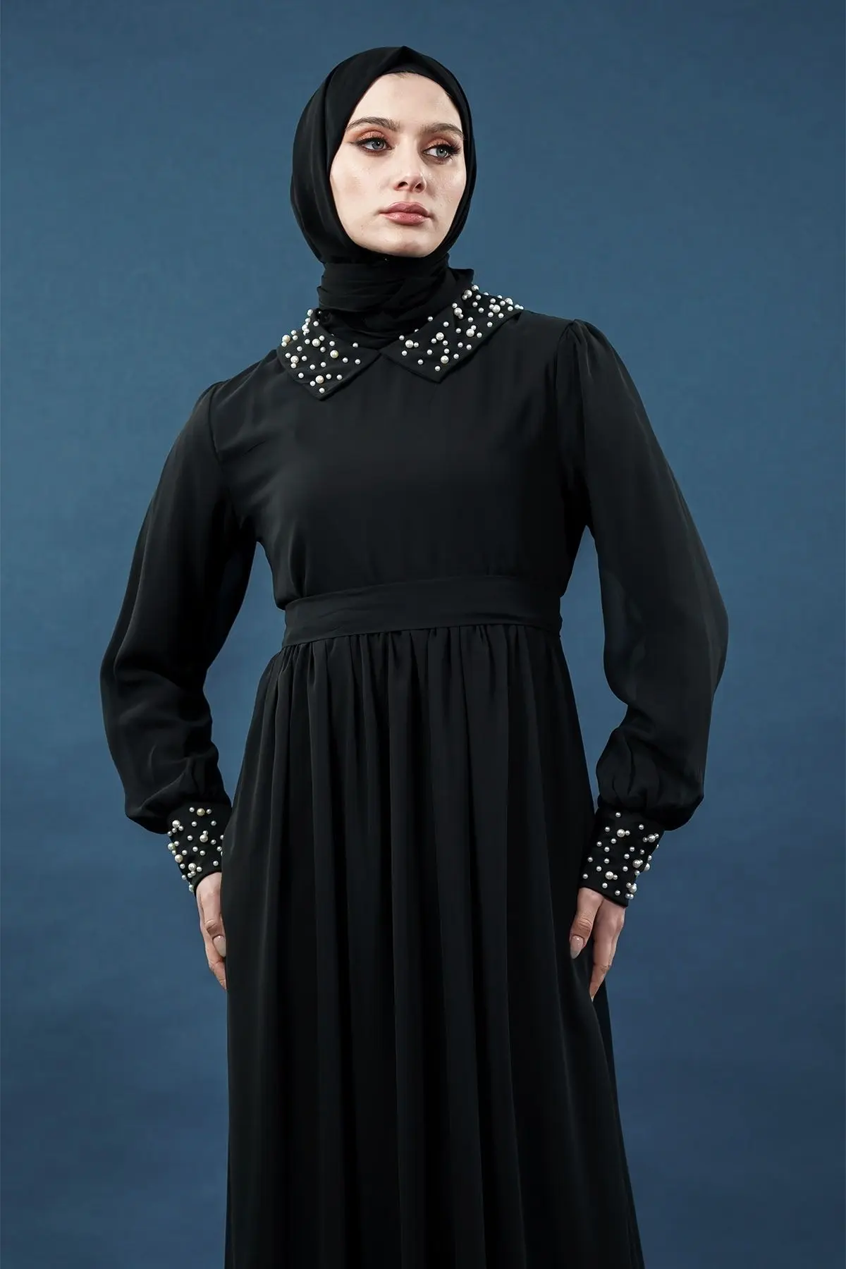 Inci Detaylı Siyah Tesettür Elbise-detail