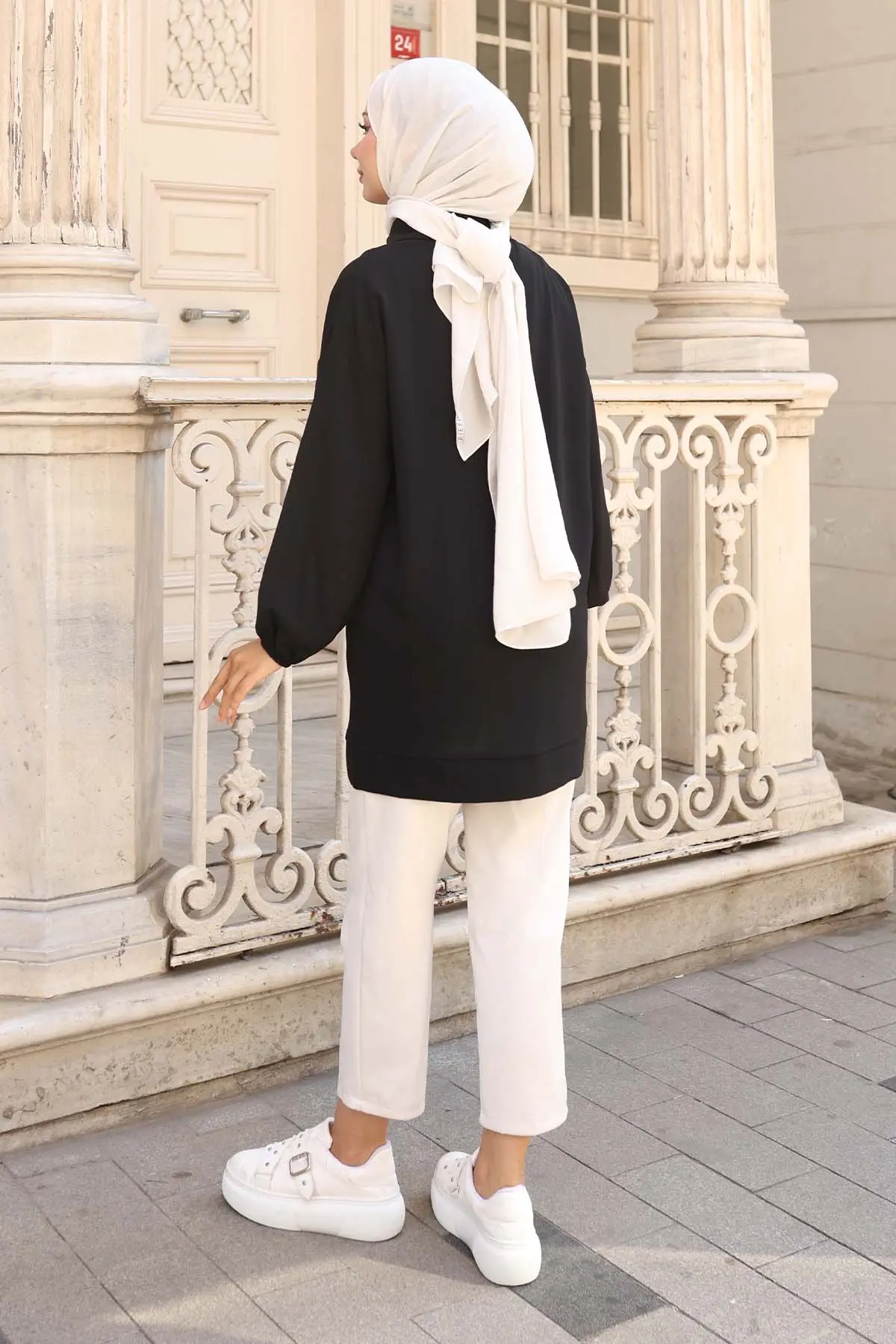Ip Detaylı Yarım Fermuarlı Tesettür Tunik-detail
