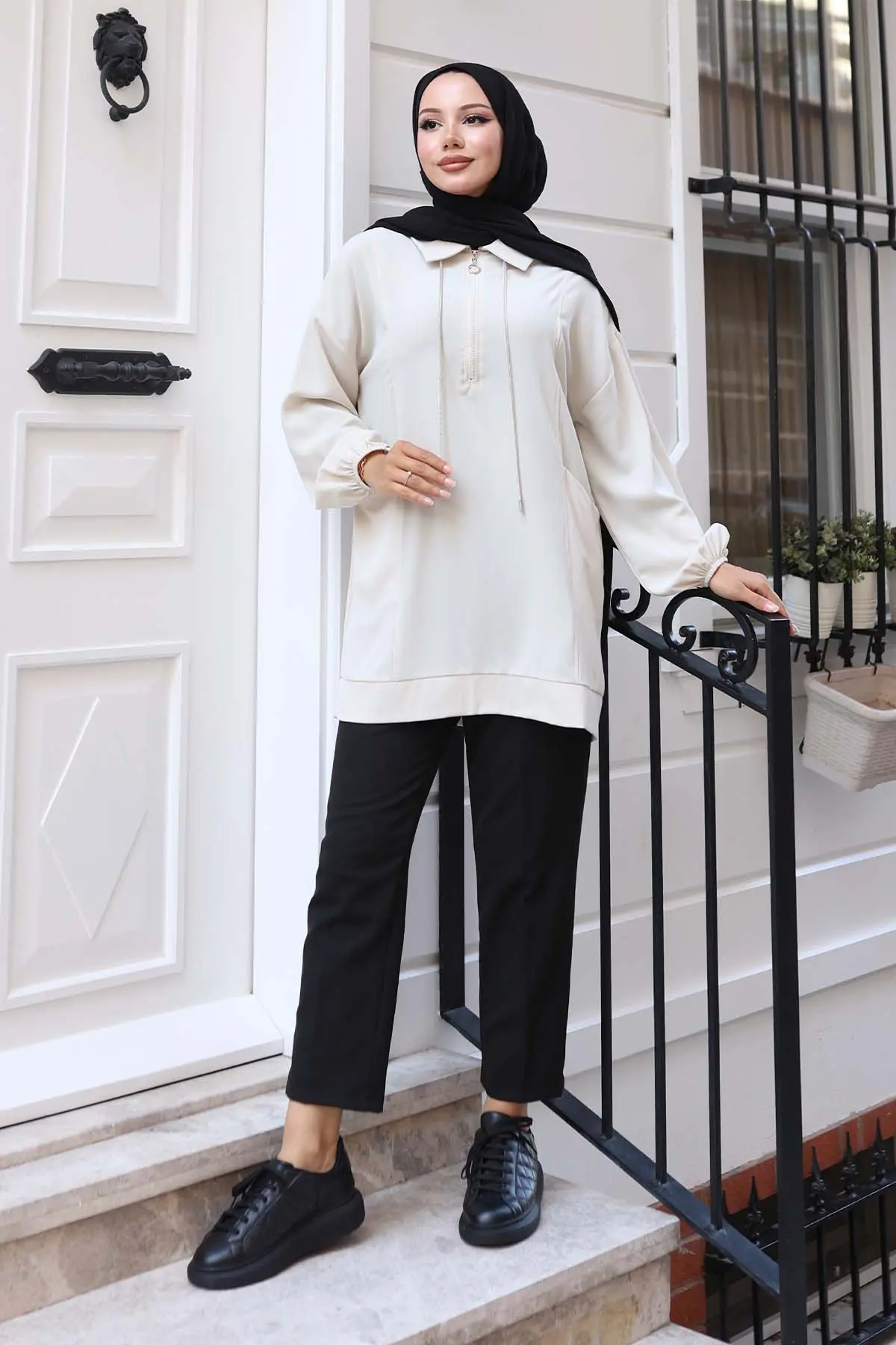 Ip Detaylı Yarım Fermuarlı Tesettür Tunik-detail