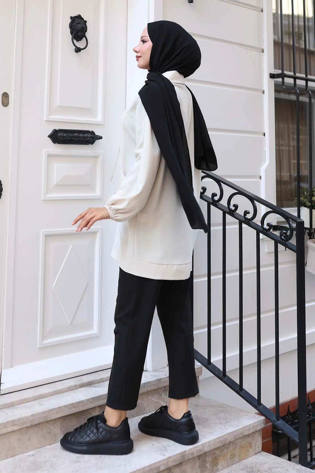 Ip Detaylı Yarım Fermuarlı Tesettür Tunik-detail