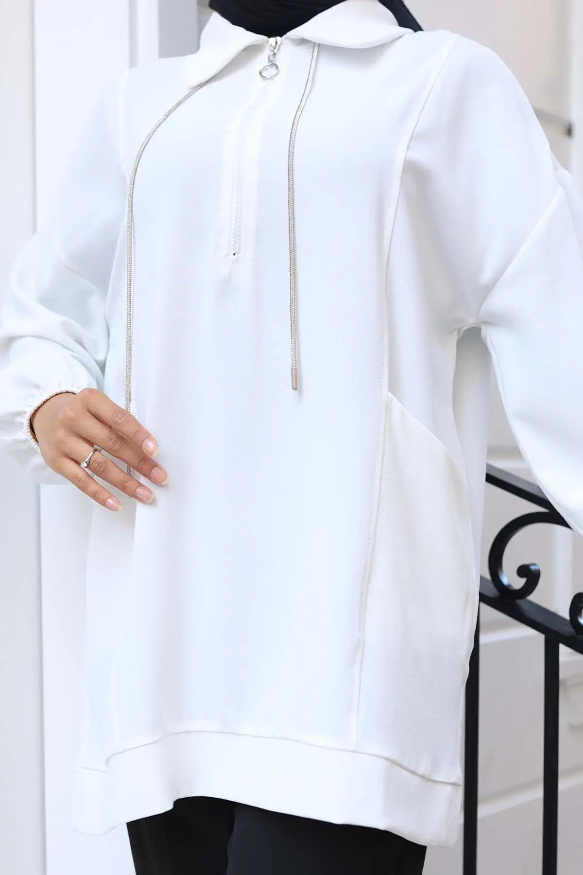 Ip Detaylı Yarım Fermuarlı Tesettür Tunik-detail