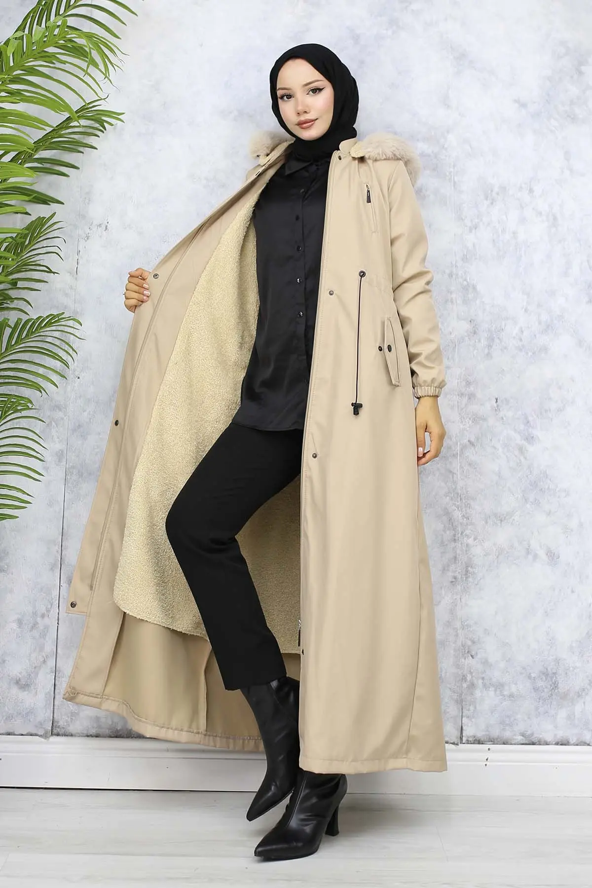 Long Bondite Coat With Plush Inside And Fur Collar-detail