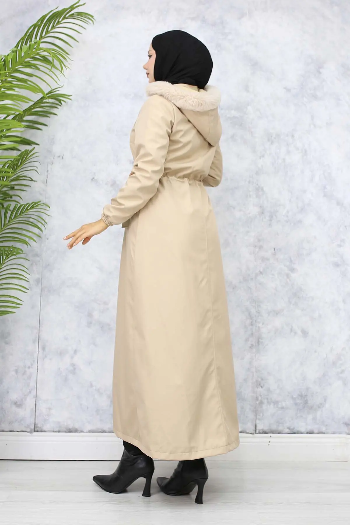 Long Bondite Coat With Plush Inside And Fur Collar-detail