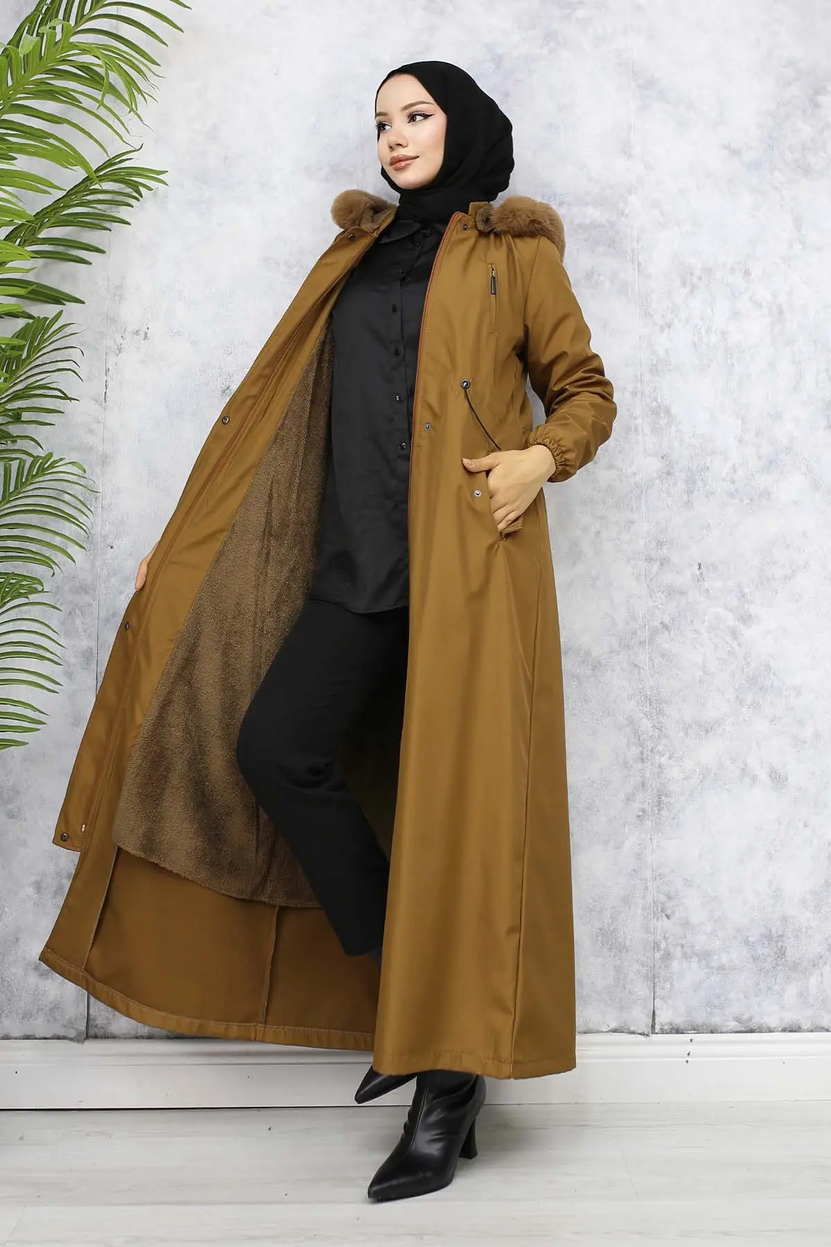 Long Bondite Coat With Plush Inside And Fur Collar-detail