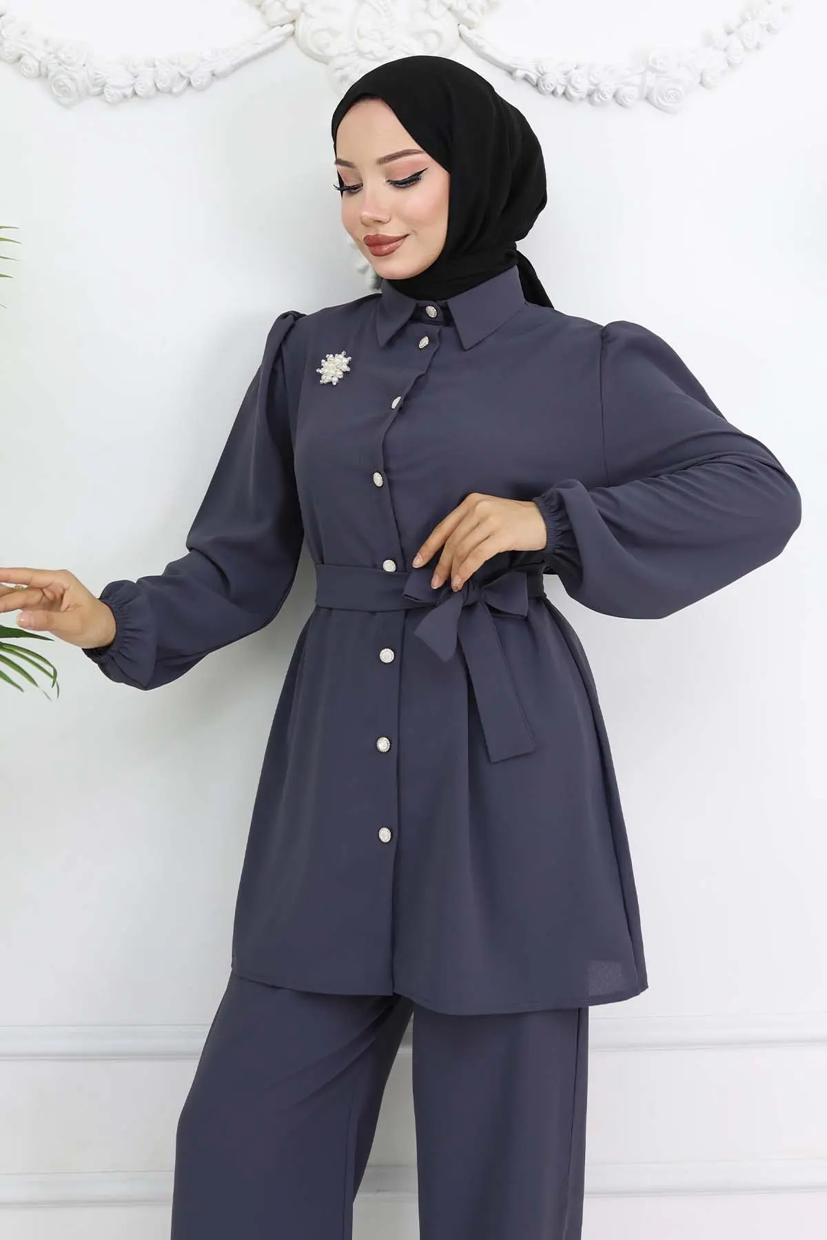 Pearl Brooch Belted Two Piece Suit-detail