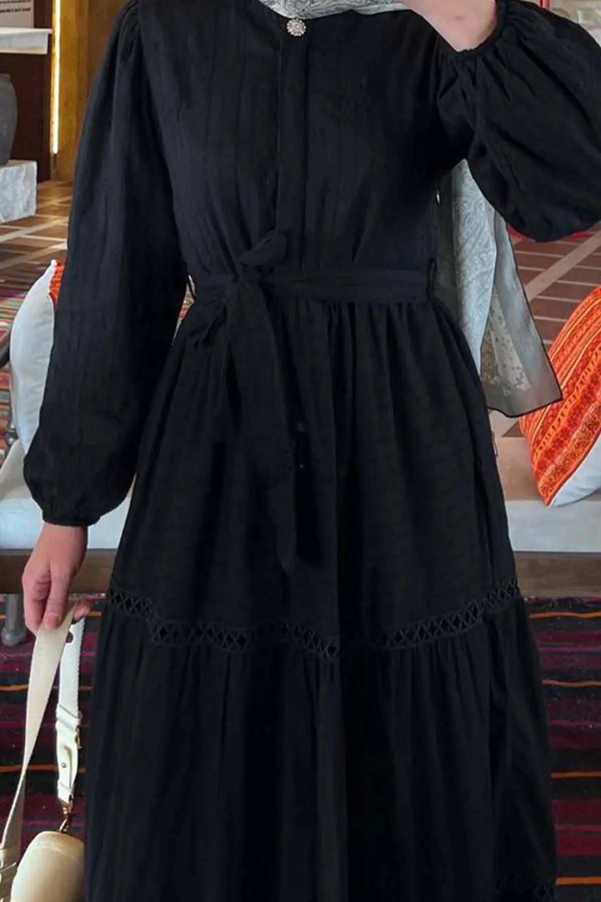 Kabartma Desenli Tesettür Elbise Siyah 1002-1-detail