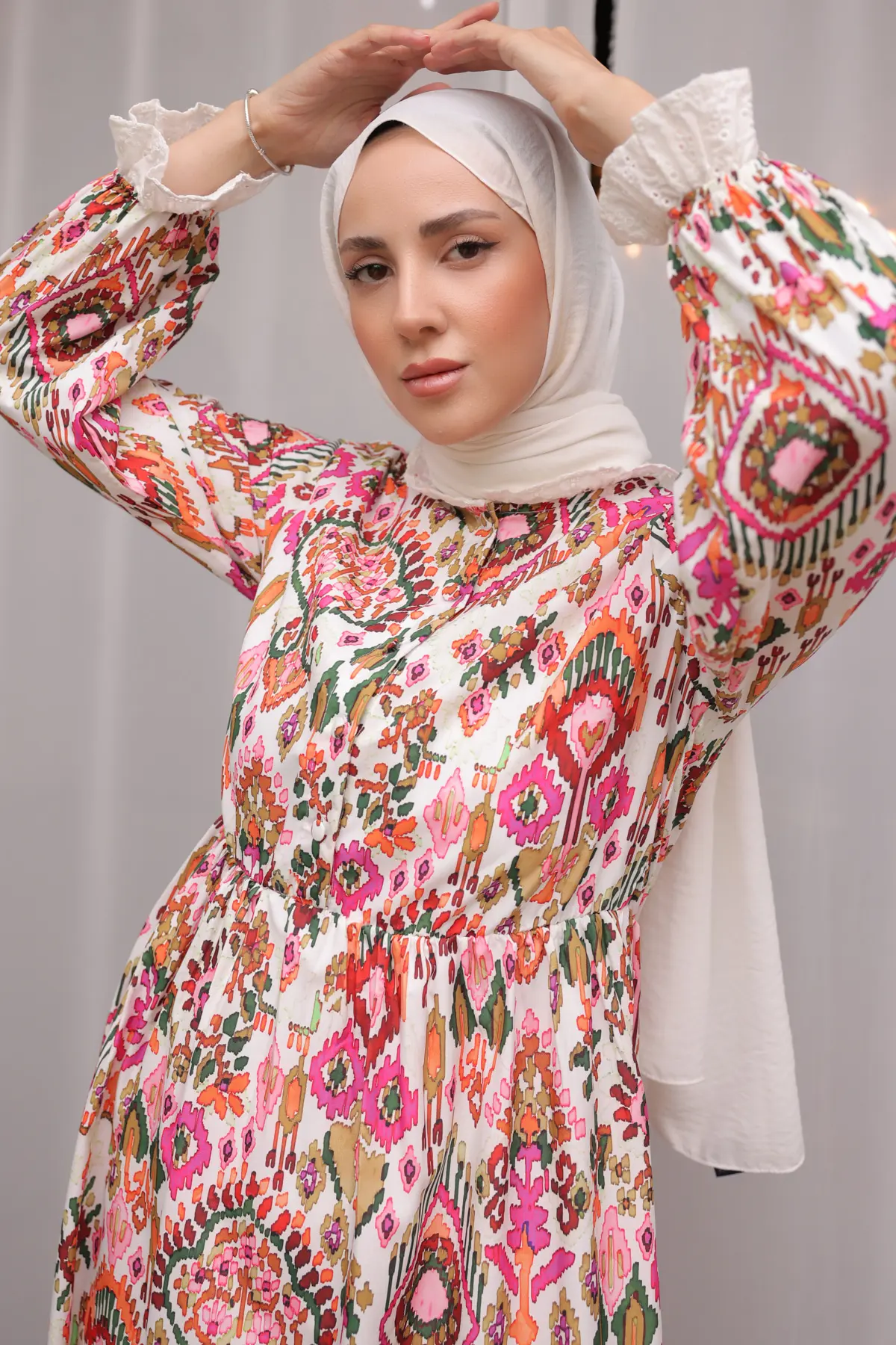 Women's Lace Detailed Gathered Waist Dress-detail