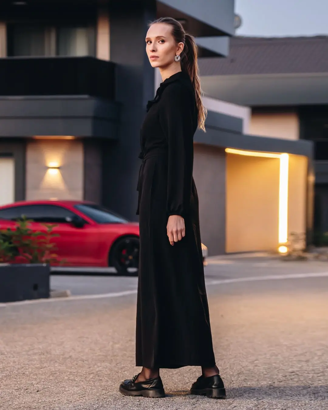 Kadın Siyah Önü Düğmeli Kuşaklı Yakası Fırfırlı Jessica Ayrobin Elbise Şık-detail