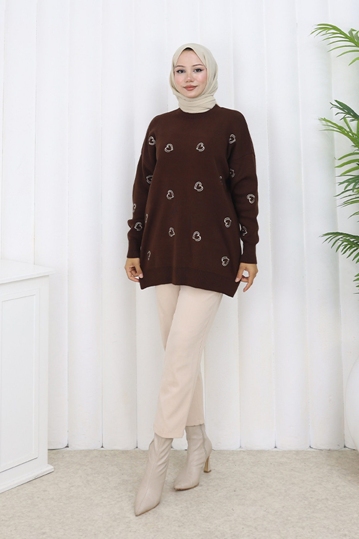 Heart Embroidered Knitwear Sweater