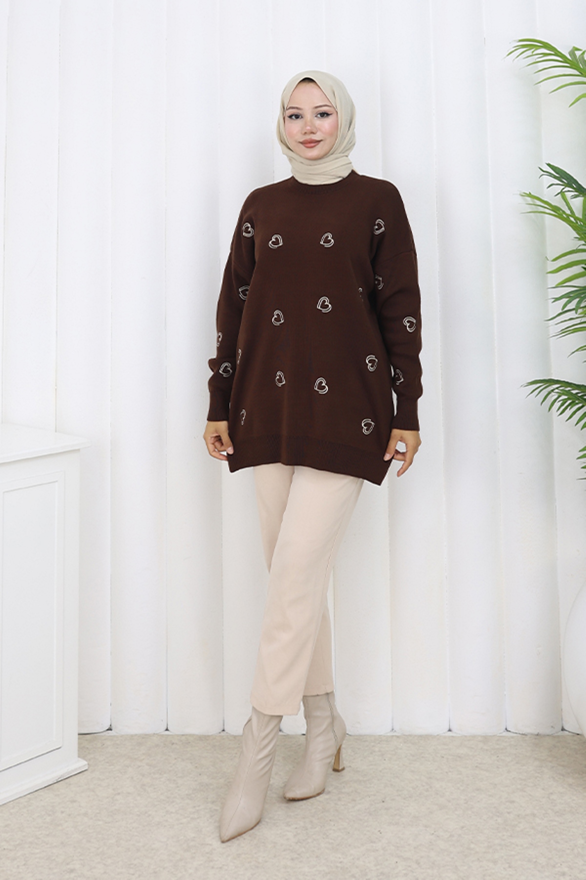 Heart Embroidered Knitwear Sweater