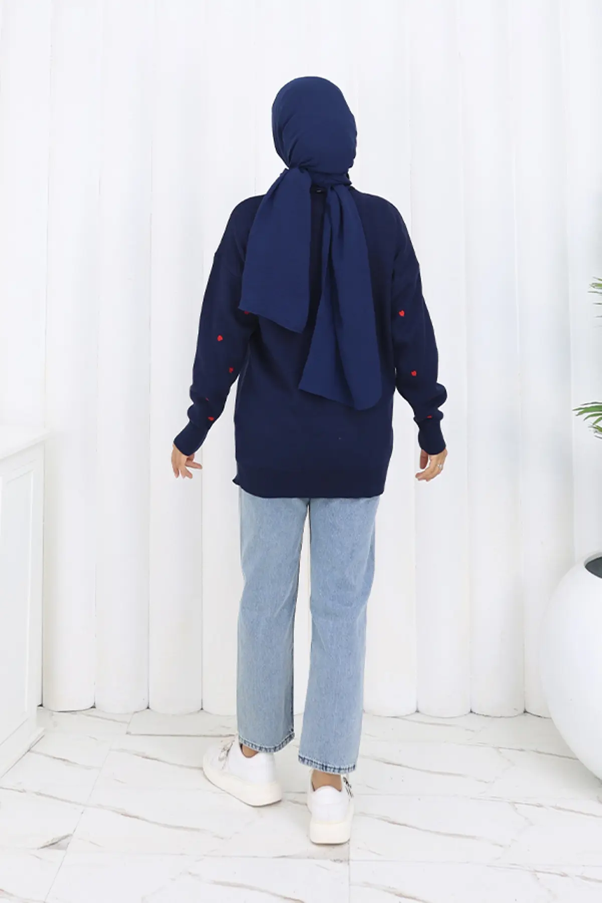 Kalp Nakışlı Triko Kazak-detail