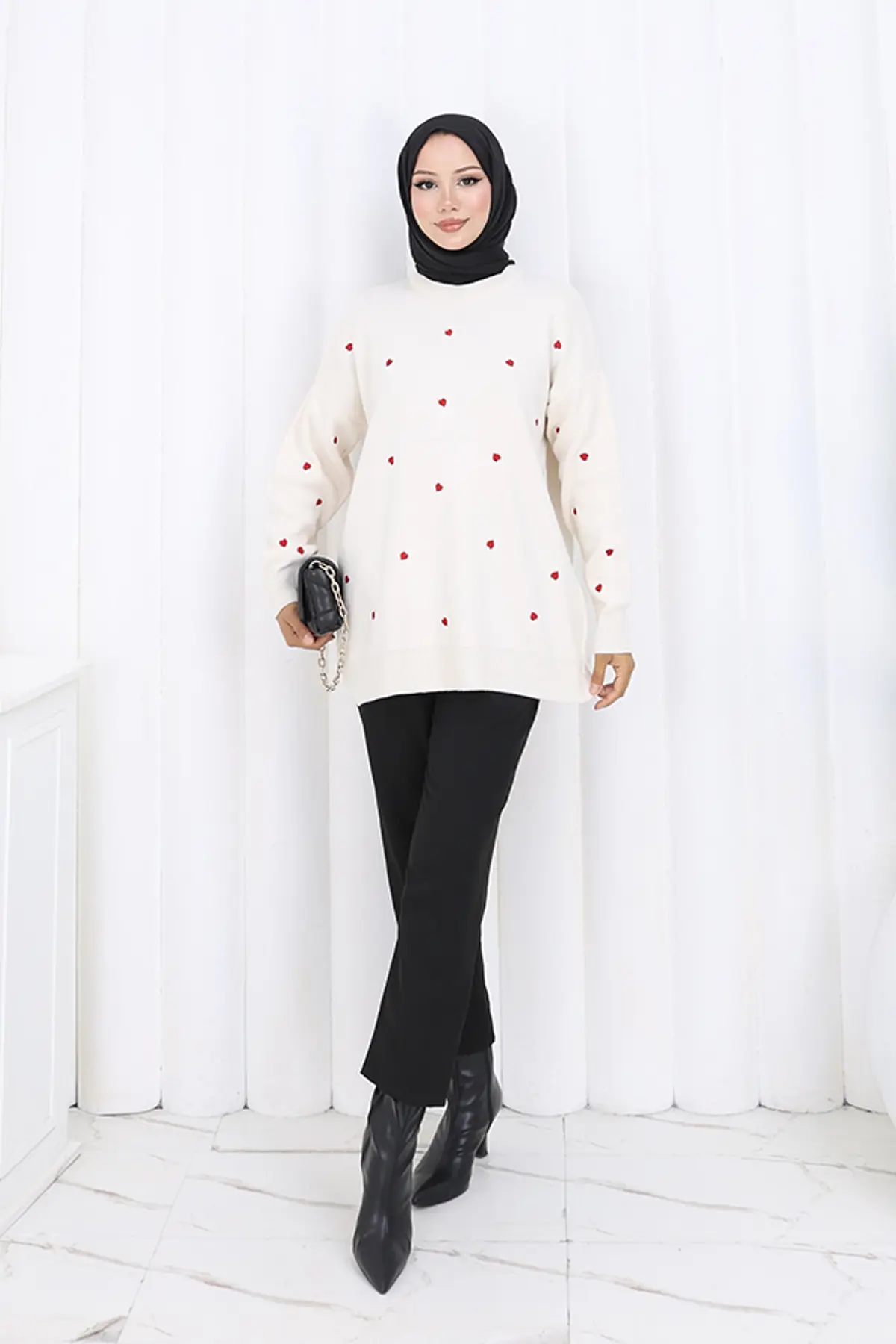 Kalp Nakışlı Triko Kazak