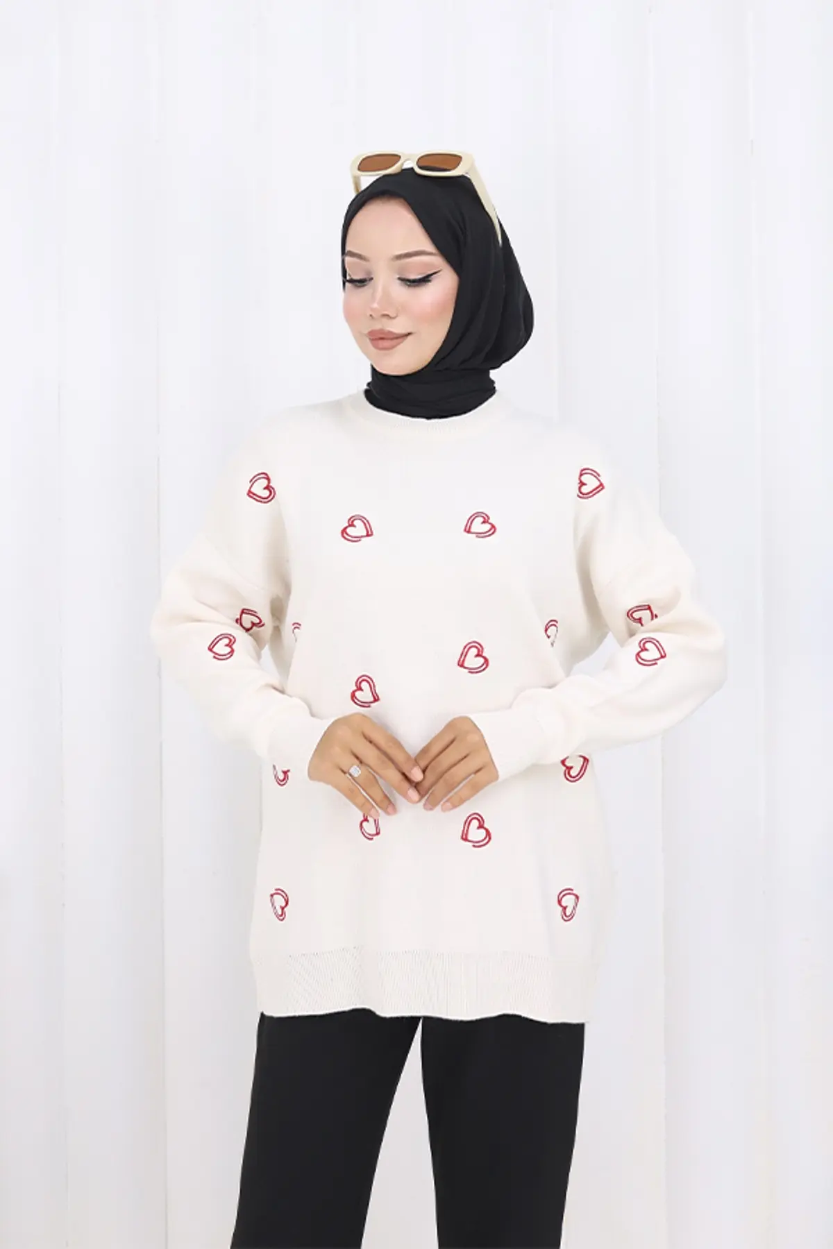 Kalp Nakışlı Triko Kazak-detail