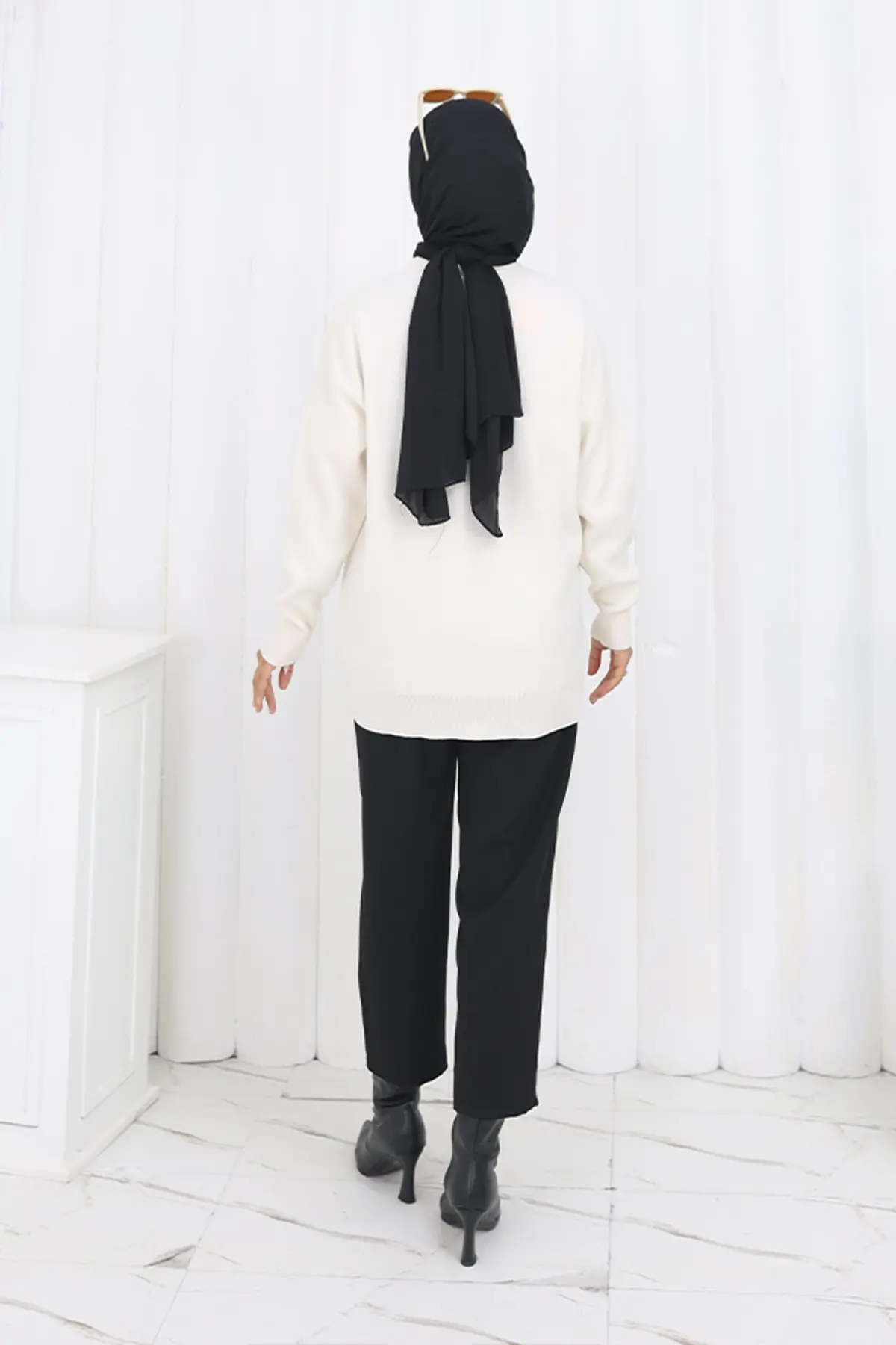 Kalp Nakışlı Triko Kazak-detail