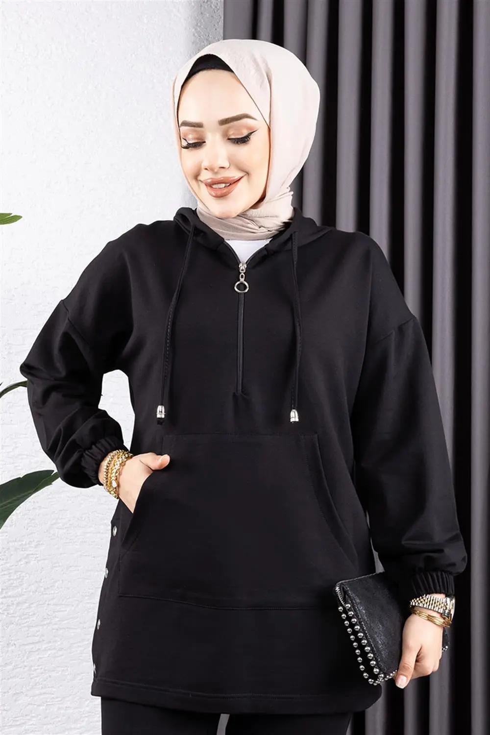 Kangaroo Pocket Snap Fasten Sports Suit Black-detail