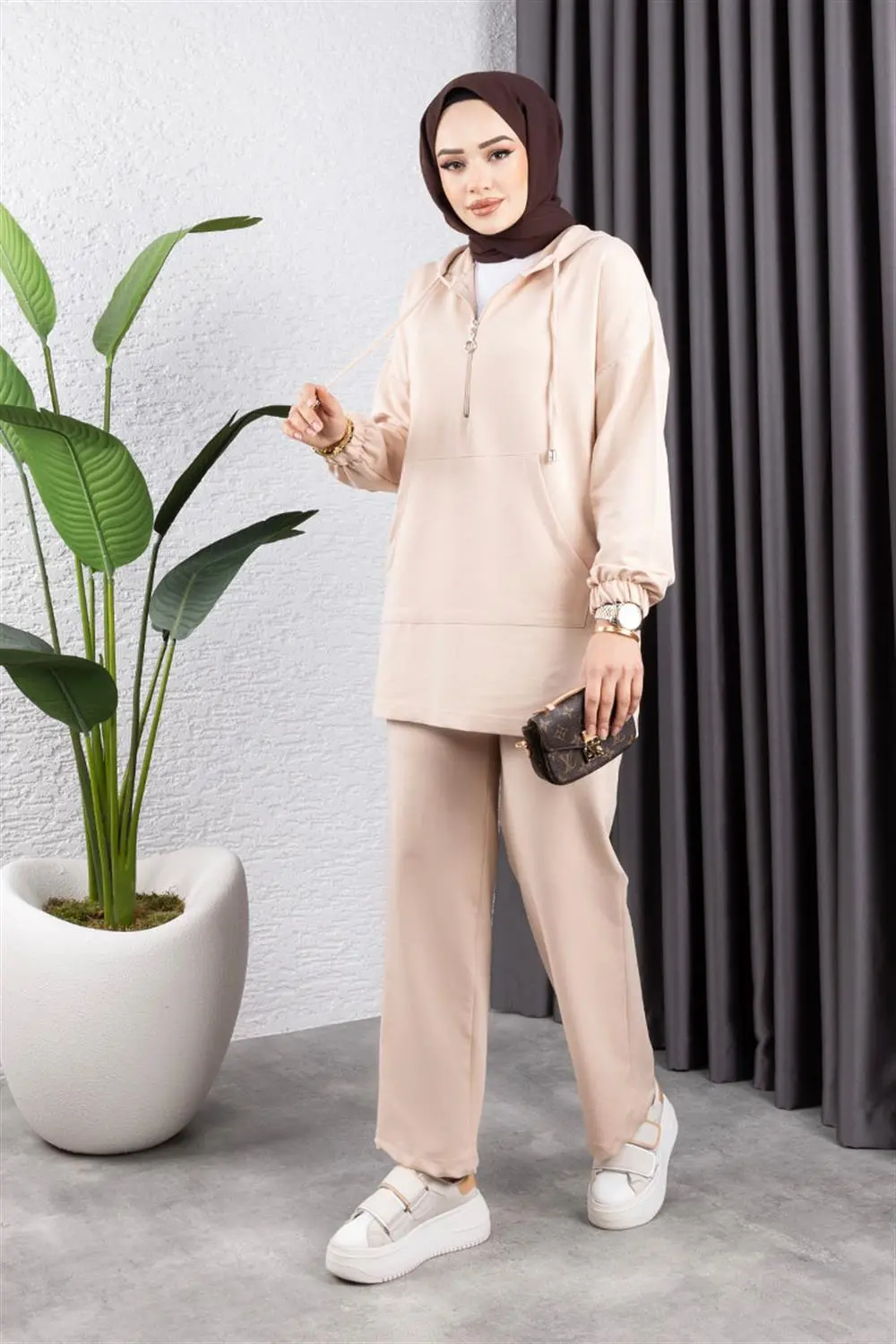 Kangaroo Pocket Snap Fasten Sports Suit Mınk-detail