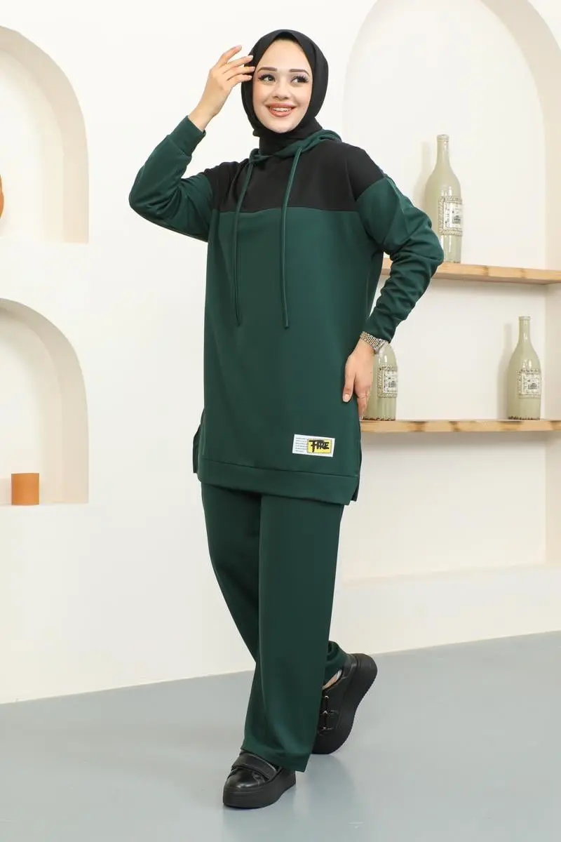 Hooded Sports Suit-detail