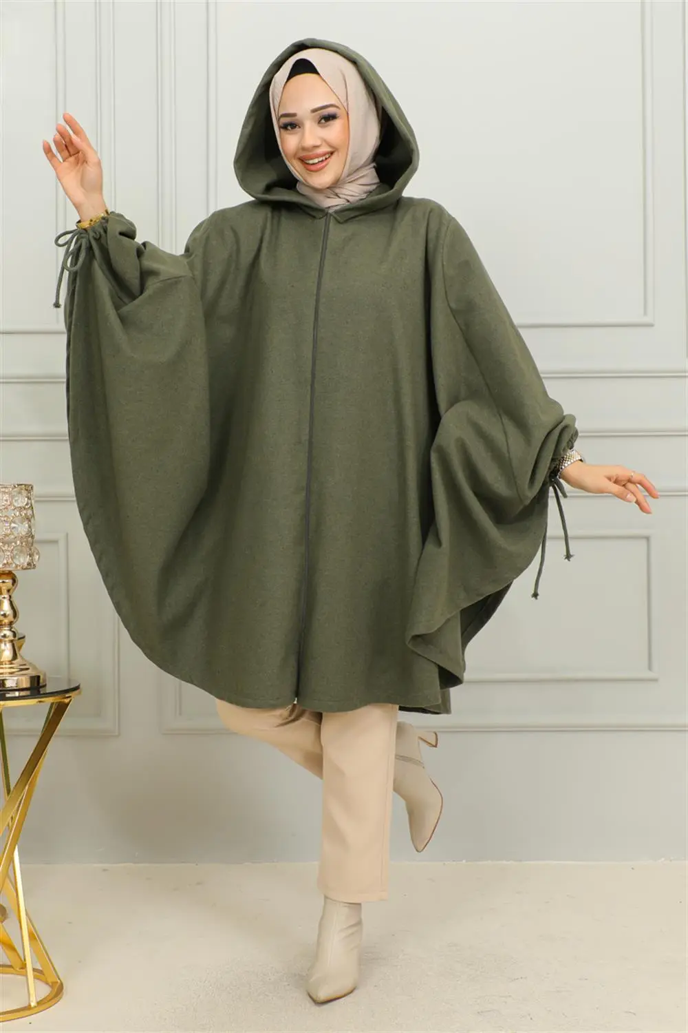 Hooded Hijab Poncho-detail
