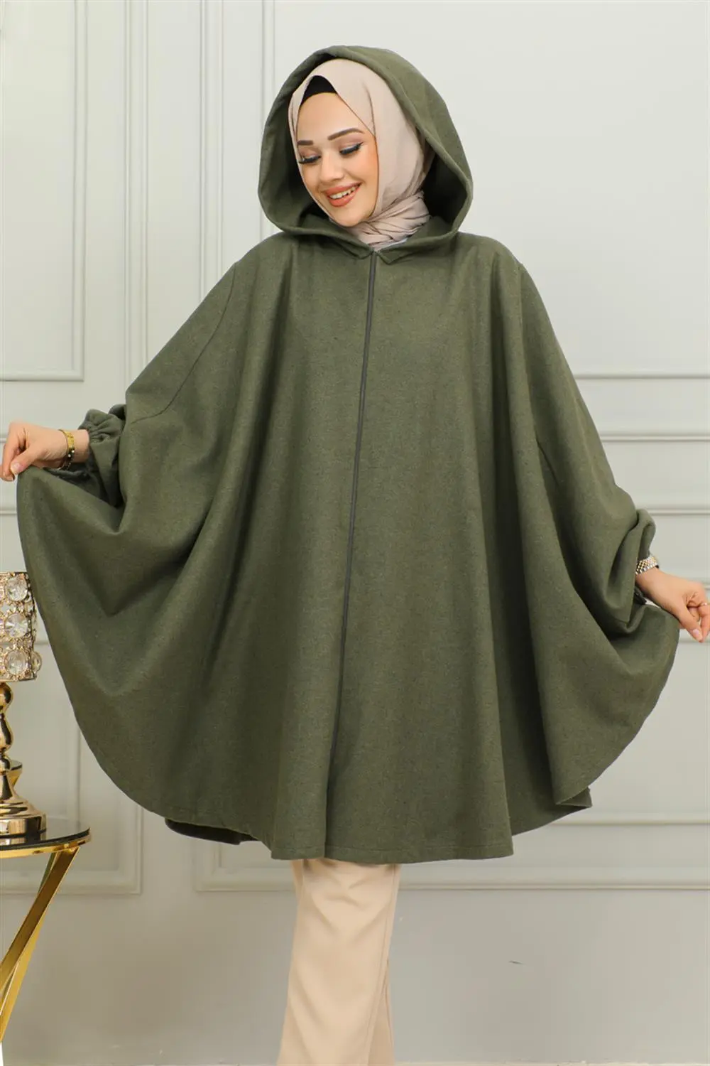 Hooded Hijab Poncho-detail