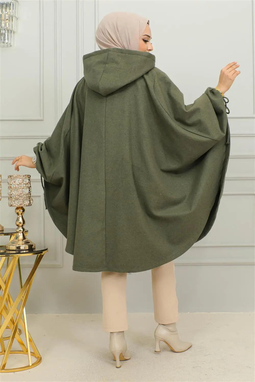 Hooded Hijab Poncho-detail