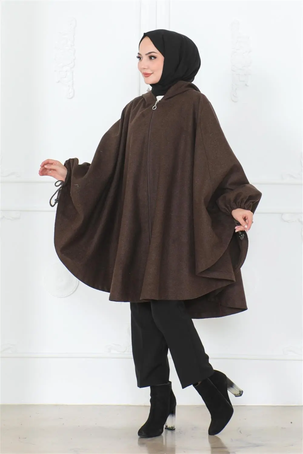Hooded Hijab Poncho-detail