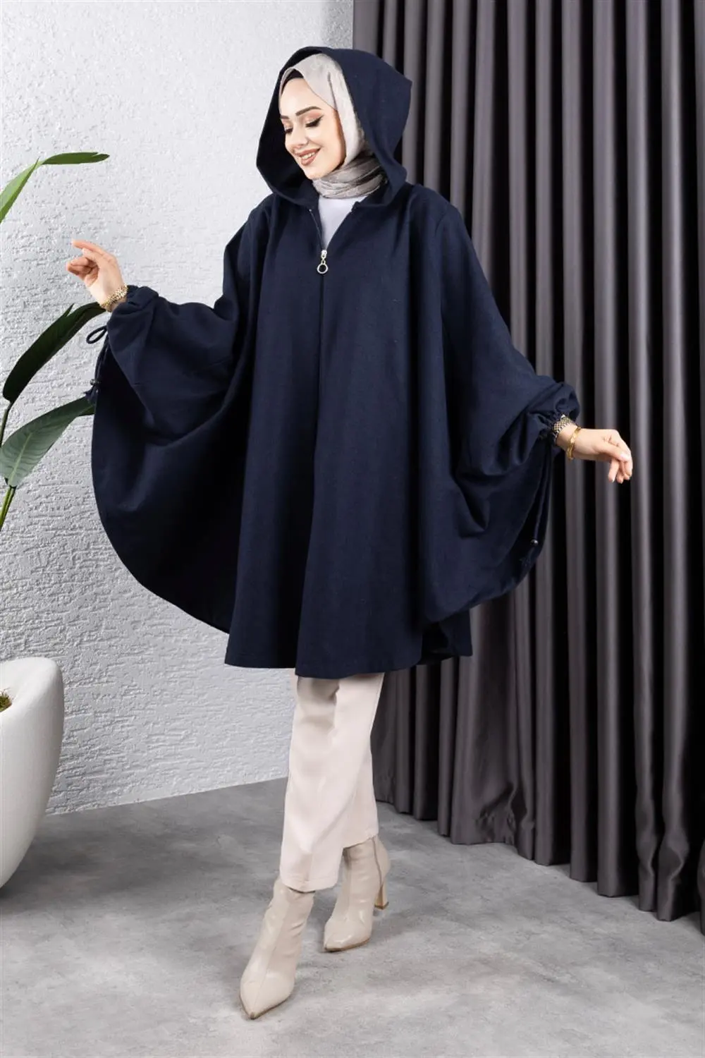 Hooded Hijab Poncho-detail