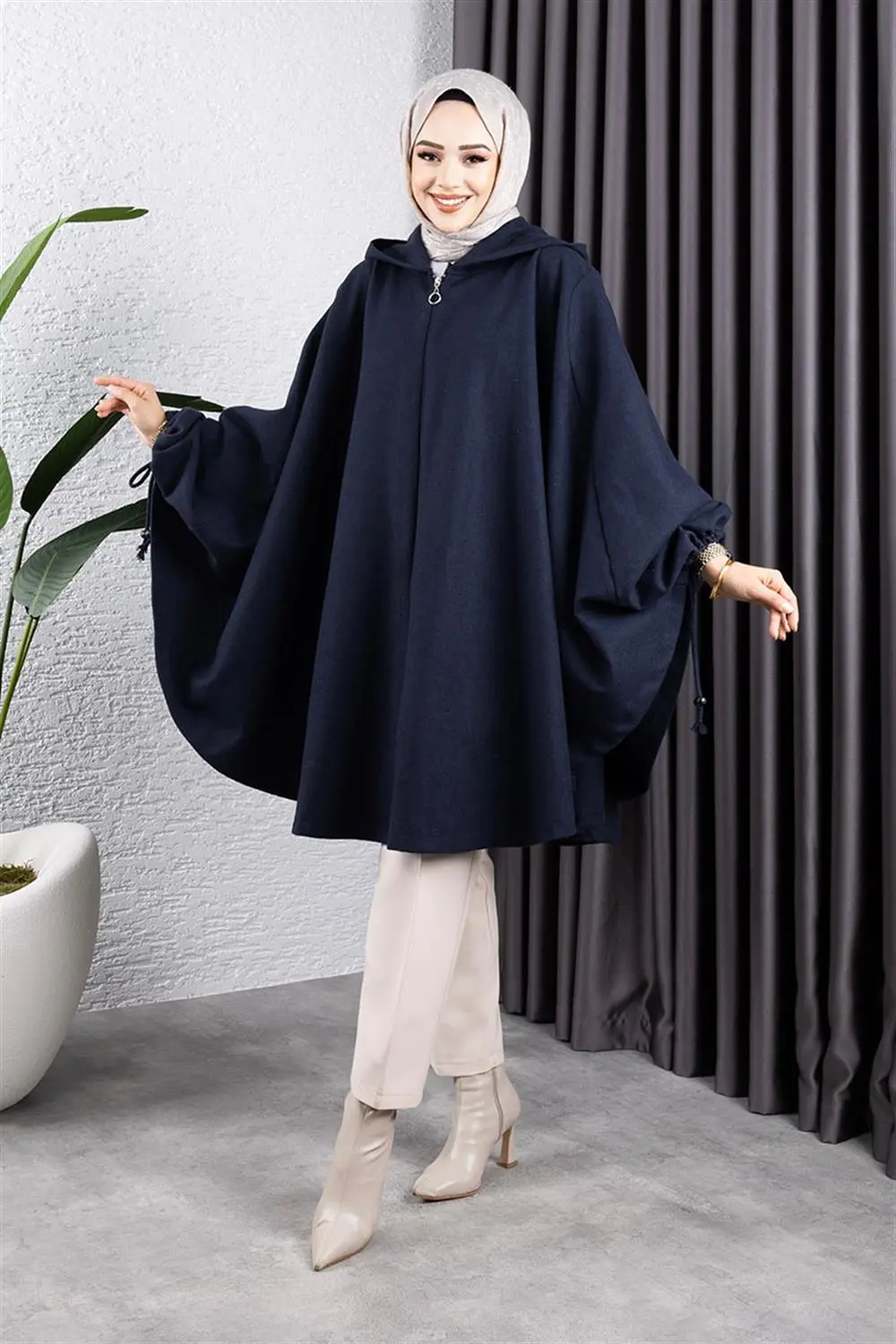 Hooded Hijab Poncho-detail