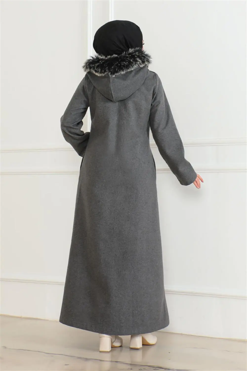 Kapüşonu Kürklü Kaşe Kaban-detail