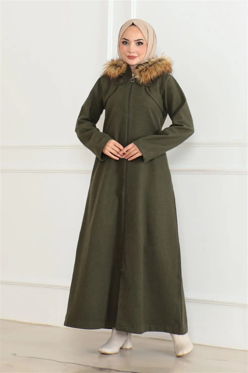 Kapüşonu Kürklü Kaşe Kaban-detail