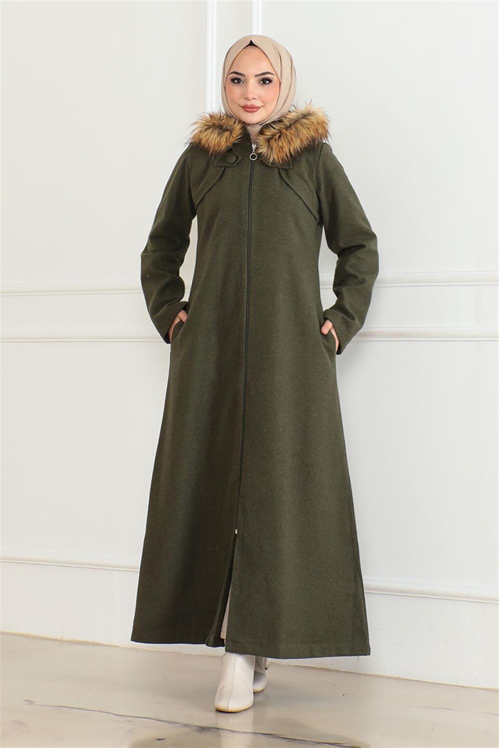 Kapüşonu Kürklü Kaşe Kaban