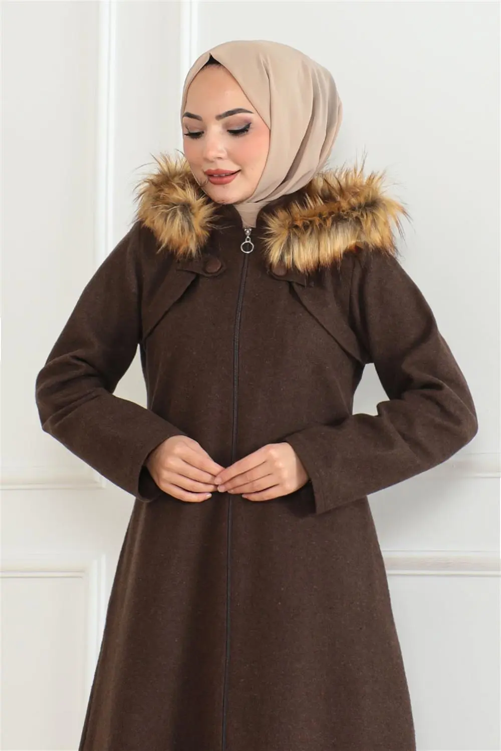 Kapüşonu Kürklü Kaşe Kaban-detail