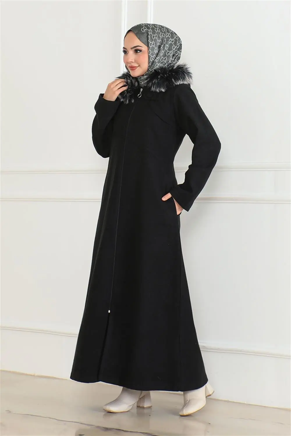 Kapüşonu Kürklü Kaşe Kaban-detail