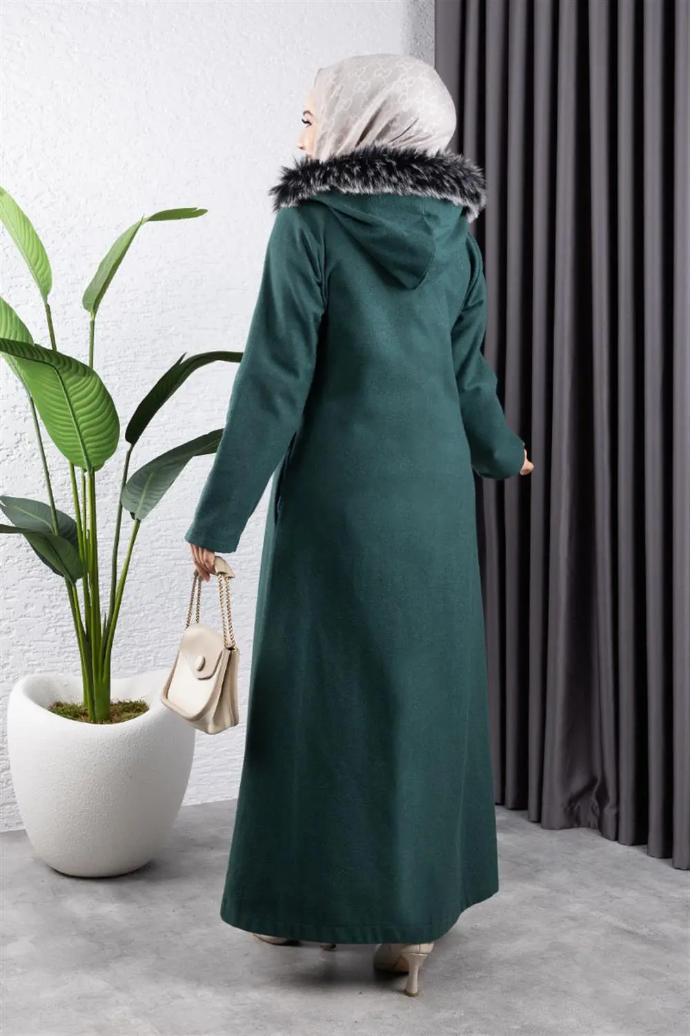 Kapüşonu Kürklü Kaşe Kaban-detail