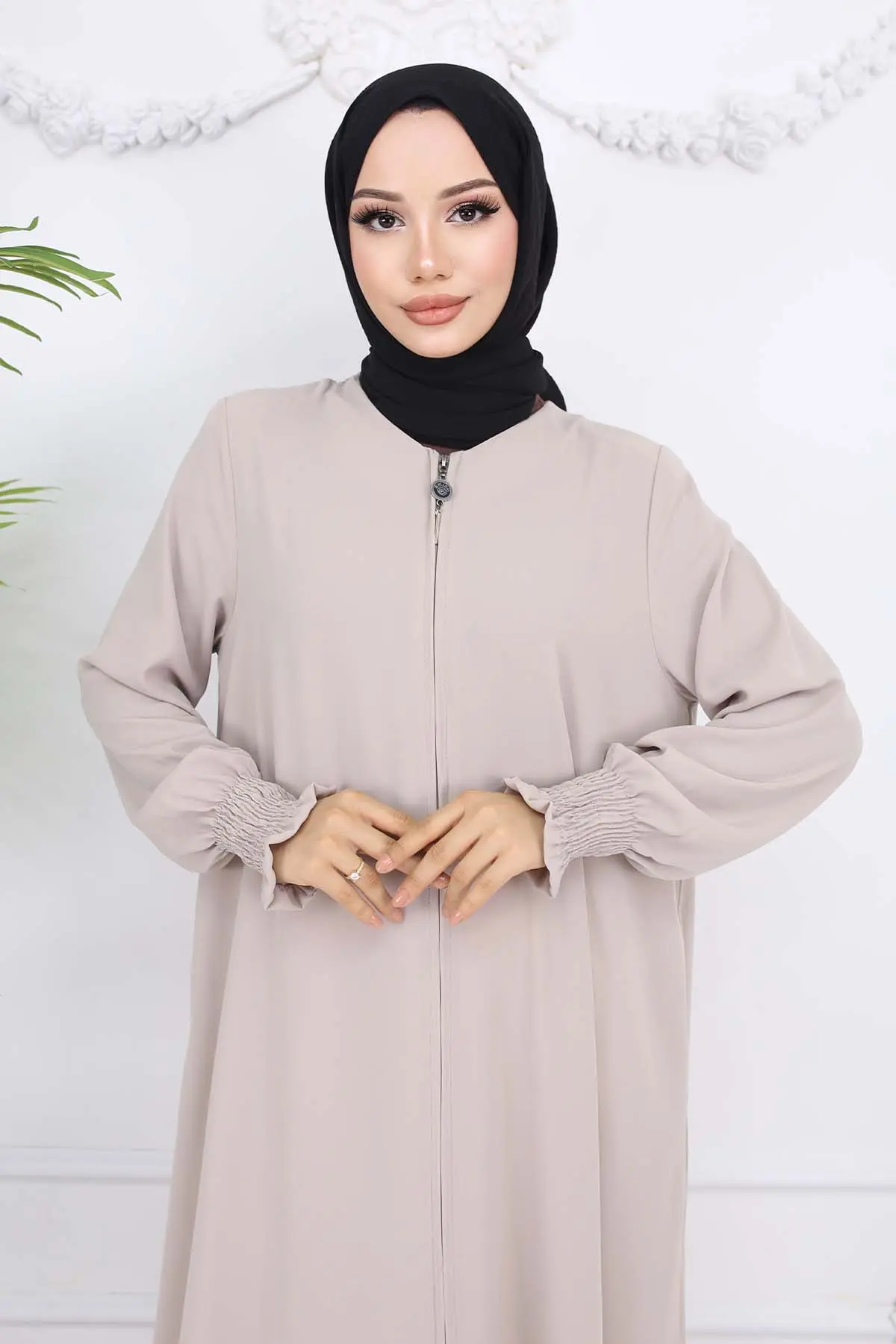 Zippered Abaya With Gipel Sleeves-detail