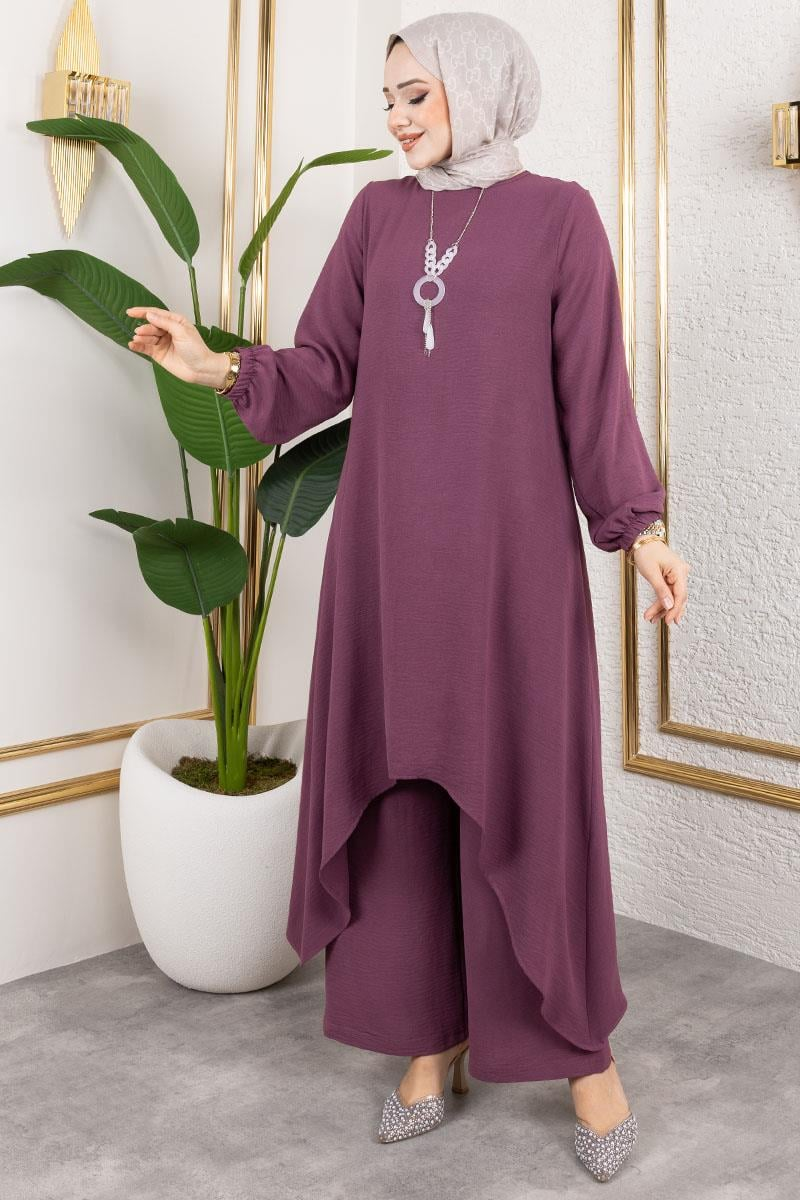 Asymmetrical Suit With Necklace