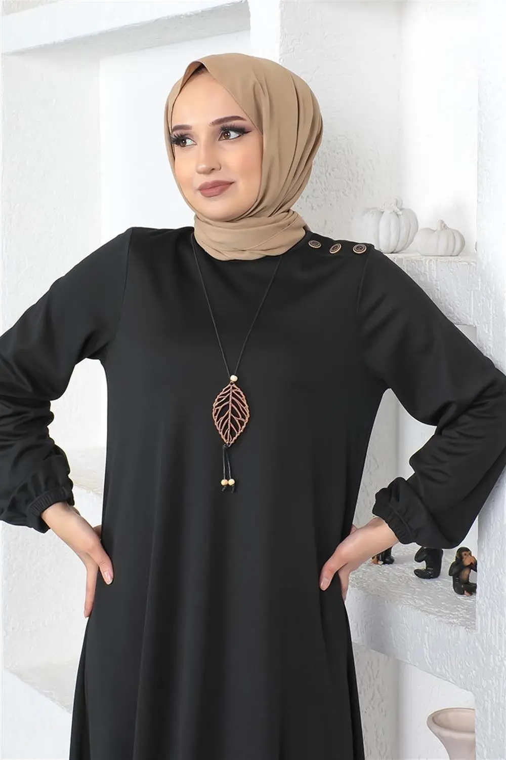 Necklace Crew Neck Hijab Dress-detail