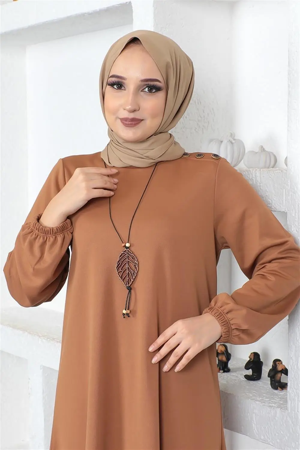 Necklace Crew Neck Hijab Dress-detail