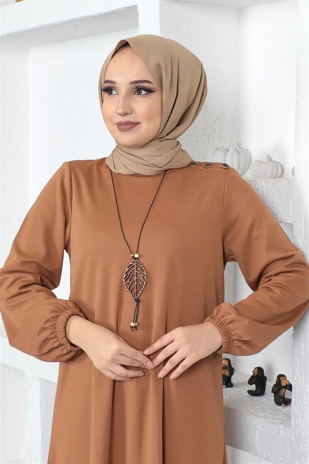 Necklace Crew Neck Hijab Dress-detail
