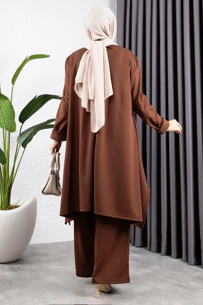 Kolyeli Yırtmaç Detaylı Takım Kahverengi-detail